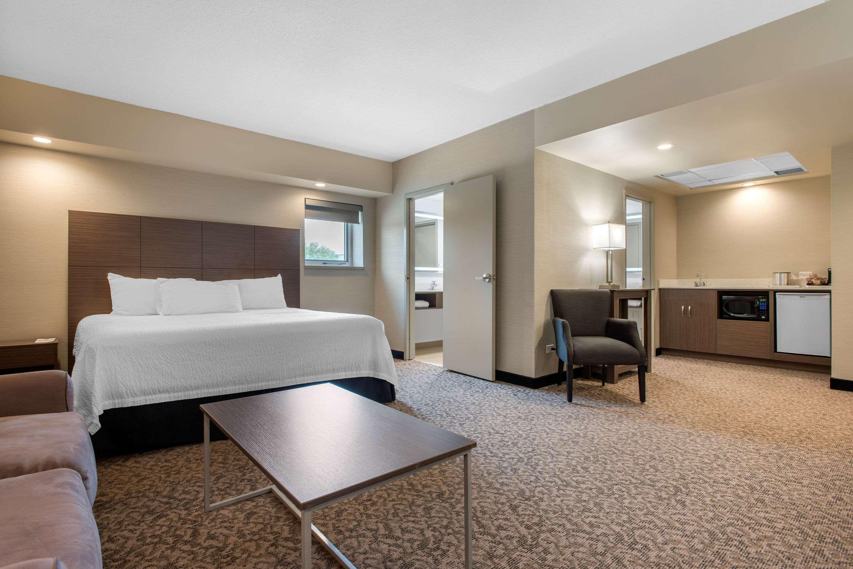 Clarion Hotel & Suites Brandon Exteriör bild