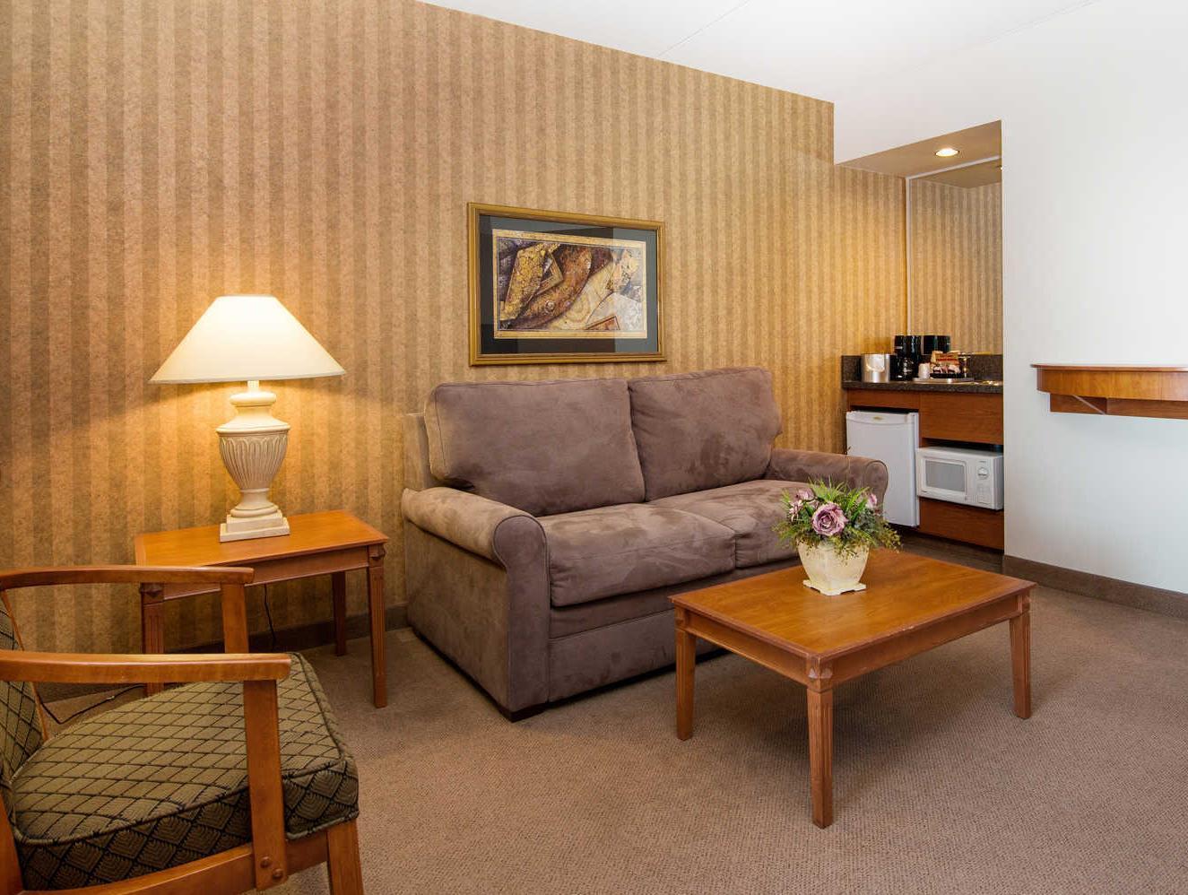 Clarion Hotel & Suites Brandon Exteriör bild