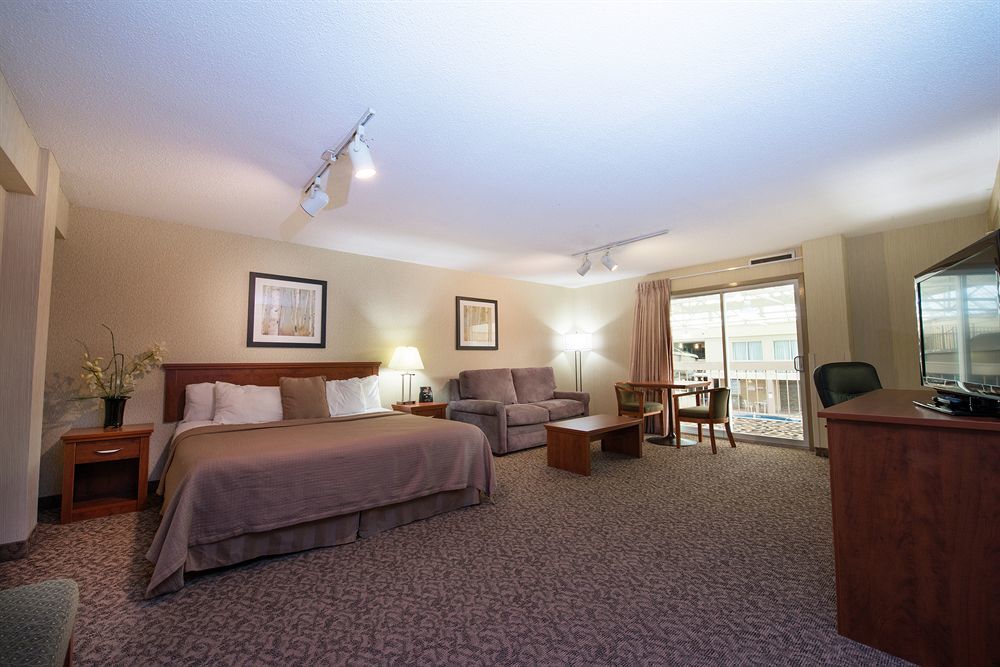 Clarion Hotel & Suites Brandon Exteriör bild