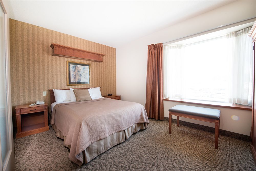 Clarion Hotel & Suites Brandon Exteriör bild