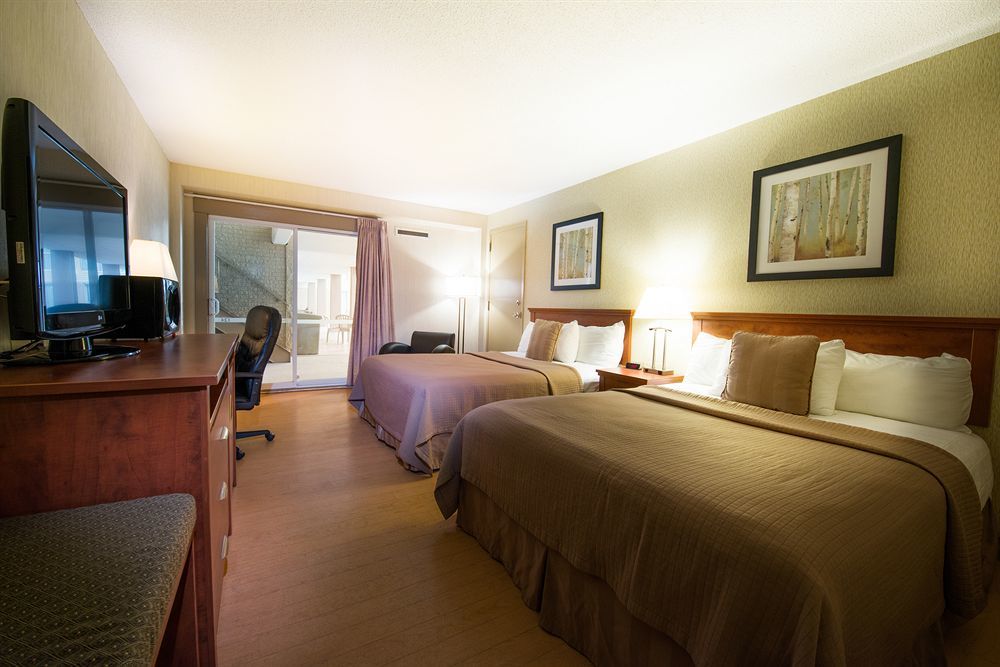 Clarion Hotel & Suites Brandon Exteriör bild