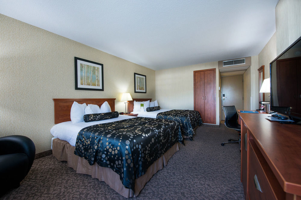 Clarion Hotel & Suites Brandon Exteriör bild